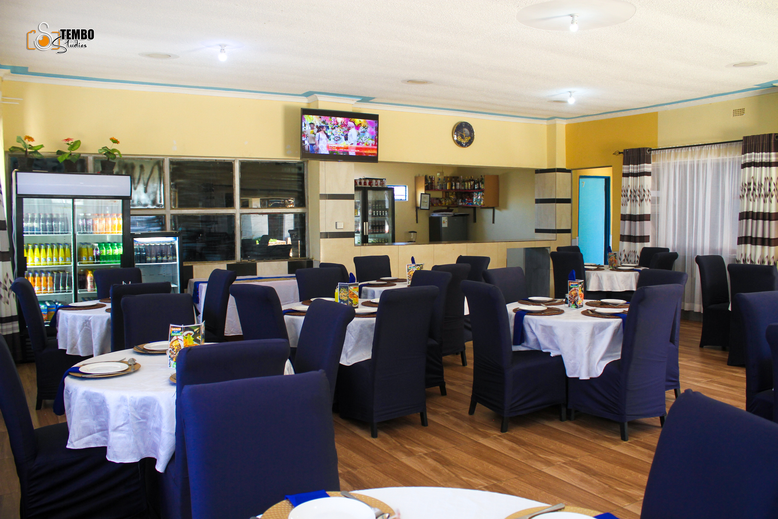 Restaurant & Bar